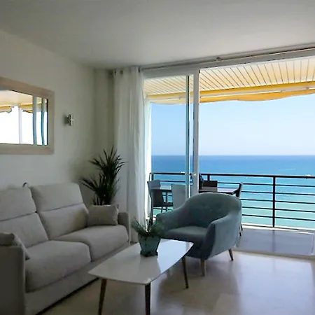 Waterfront Santa Clara Hotel