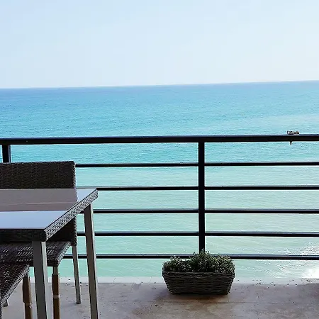 Waterfront Santa Clara 3* טורמולינוס