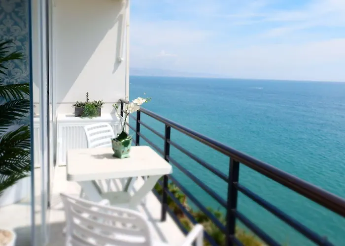 Waterfront Santa Clara Hotel