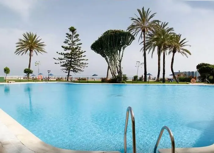 Waterfront Santa Clara Hotel 3*