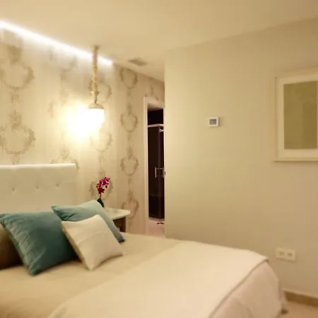Hotel Waterfront Santa Clara 3*