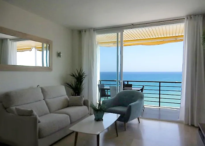 Waterfront Santa Clara Hotel