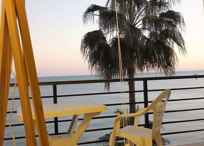 Waterfront Santa Clara Hotel